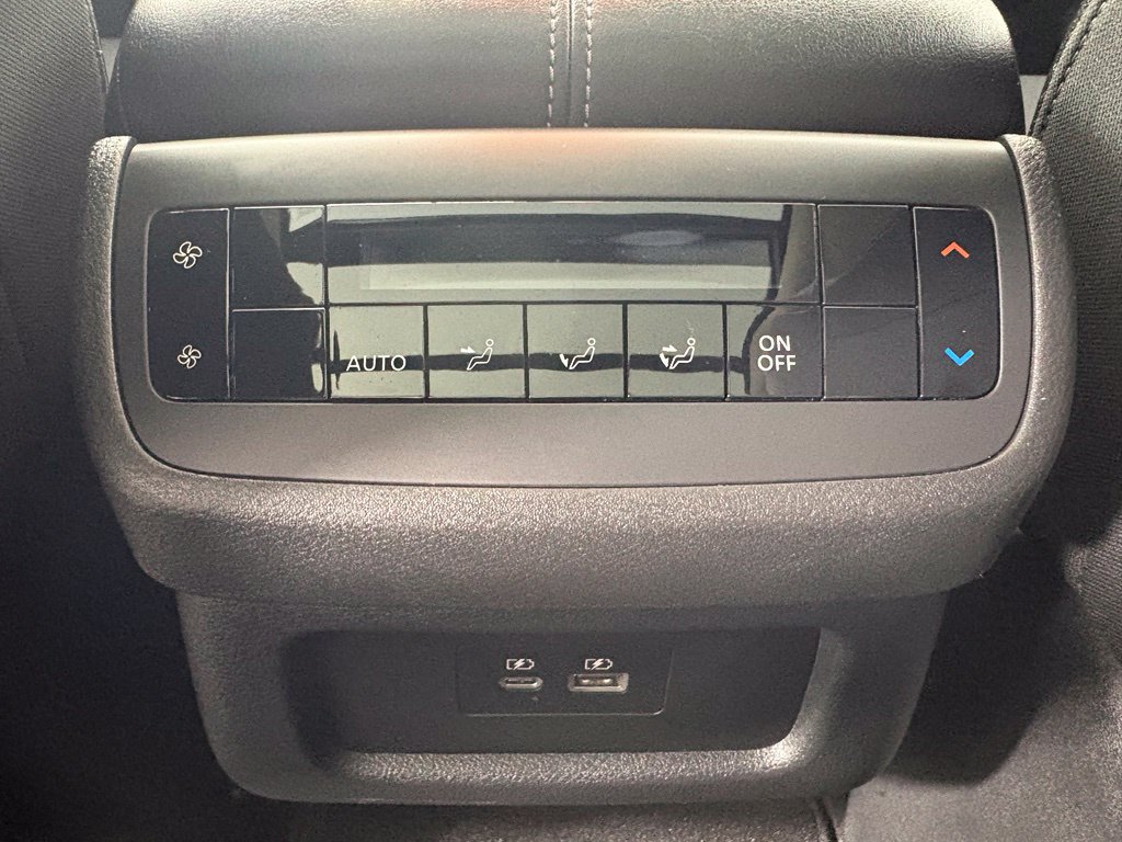 Used 2025 Nissan Pathfinder SV w/ SV Premium Package AWD/4WD image 21