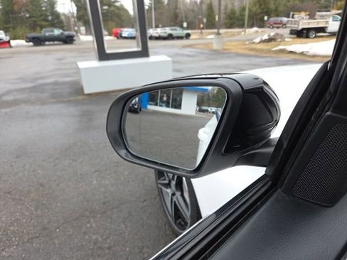 Used 2017 Mercedes-Benz C 300 4MATIC Sedan image 35