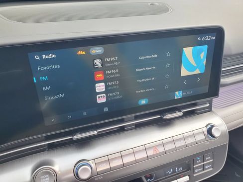 Used 2024 Hyundai Kona Limited FWD image 29