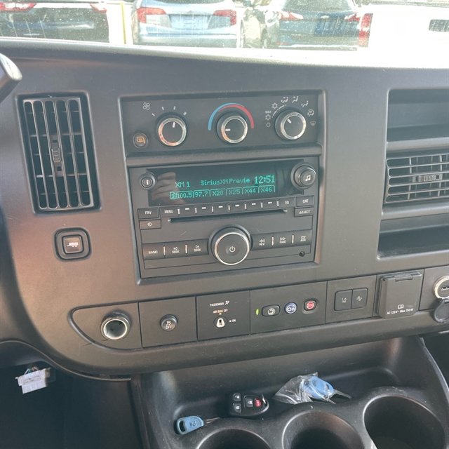 Used 2020 Chevrolet Express 3500 Extended w/ Driver Convenience Package RWD image 9