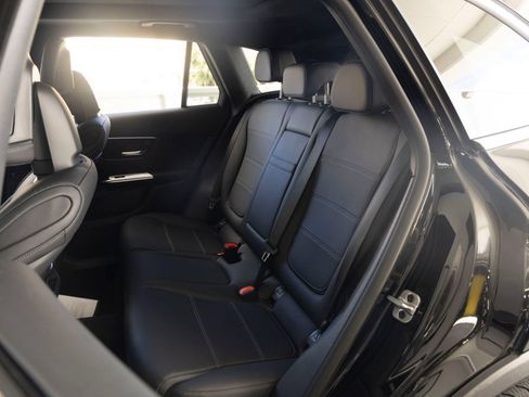 Used 2026 Mercedes-Benz GLC 300 4MATIC image 19