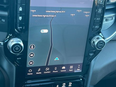 New 2026 RAM 1500 Laramie AWD/4WD image 17