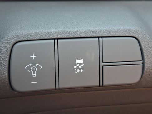 New 2026 Hyundai Elantra Sport FWD image 18