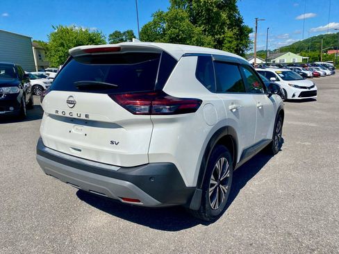 Used 2022 Nissan Rogue SV FWD image 7