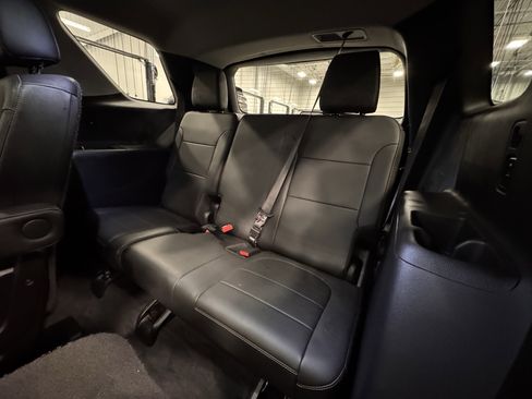 Used 2021 Chevrolet Traverse Premier w/ Redline Edition image 22