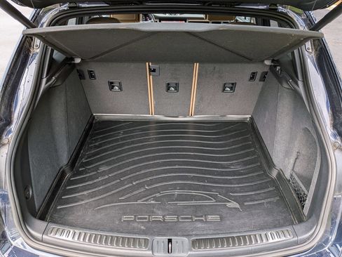 Certified 2023 Porsche Macan AWD/4WD image 20