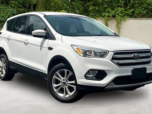 Used 2019 Ford Escape SE AWD/4WD image 3