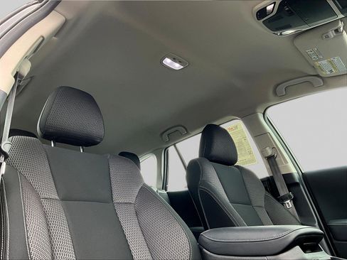 Used 2023 Subaru Outback AWD/4WD image 27