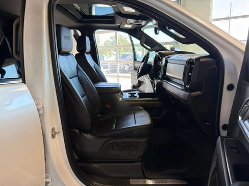 Used 2024 Chevrolet Silverado 2500 High Country w/ High Country Premium Package AWD/4WD image 20