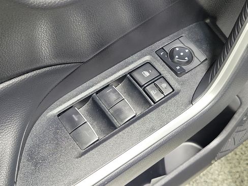 Used 2025 Toyota RAV4 XLE FWD image 21