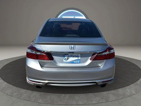 Used 2017 Honda Accord Sport image 11