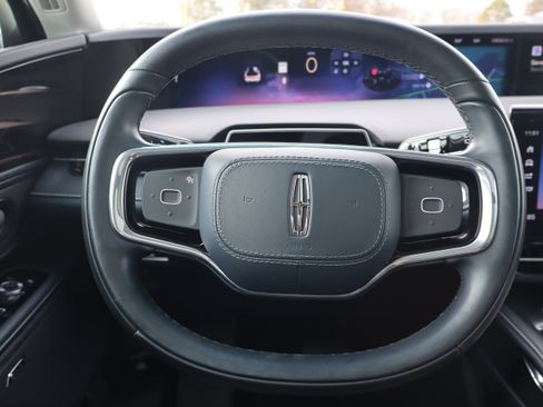 Used 2024 Lincoln Nautilus Reserve w/ Equipment Group 202A image 14