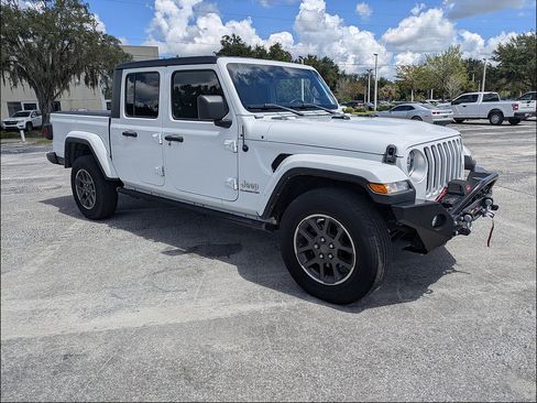 Used 2022 Jeep Gladiator Overland w/ Popular Equipment Package AWD/4WD image 2