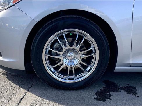 Used 2015 Chevrolet Malibu LT w/ Power Convenience Package image 9