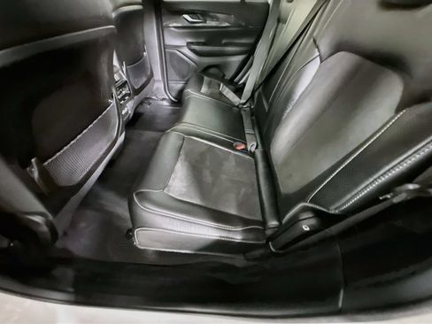 Used 2023 Jeep Grand Cherokee Altitude AWD/4WD image 27