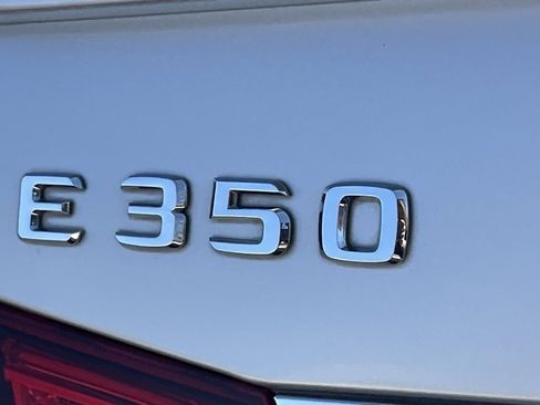 Used 2014 Mercedes-Benz E 350 4MATIC Sedan image 17