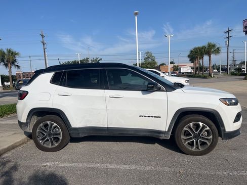 Used 2023 Jeep Compass Limited image 11
