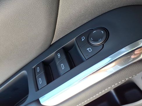 Used 2026 Chevrolet Traverse LT w/ Driver Confidence Package FWD image 16