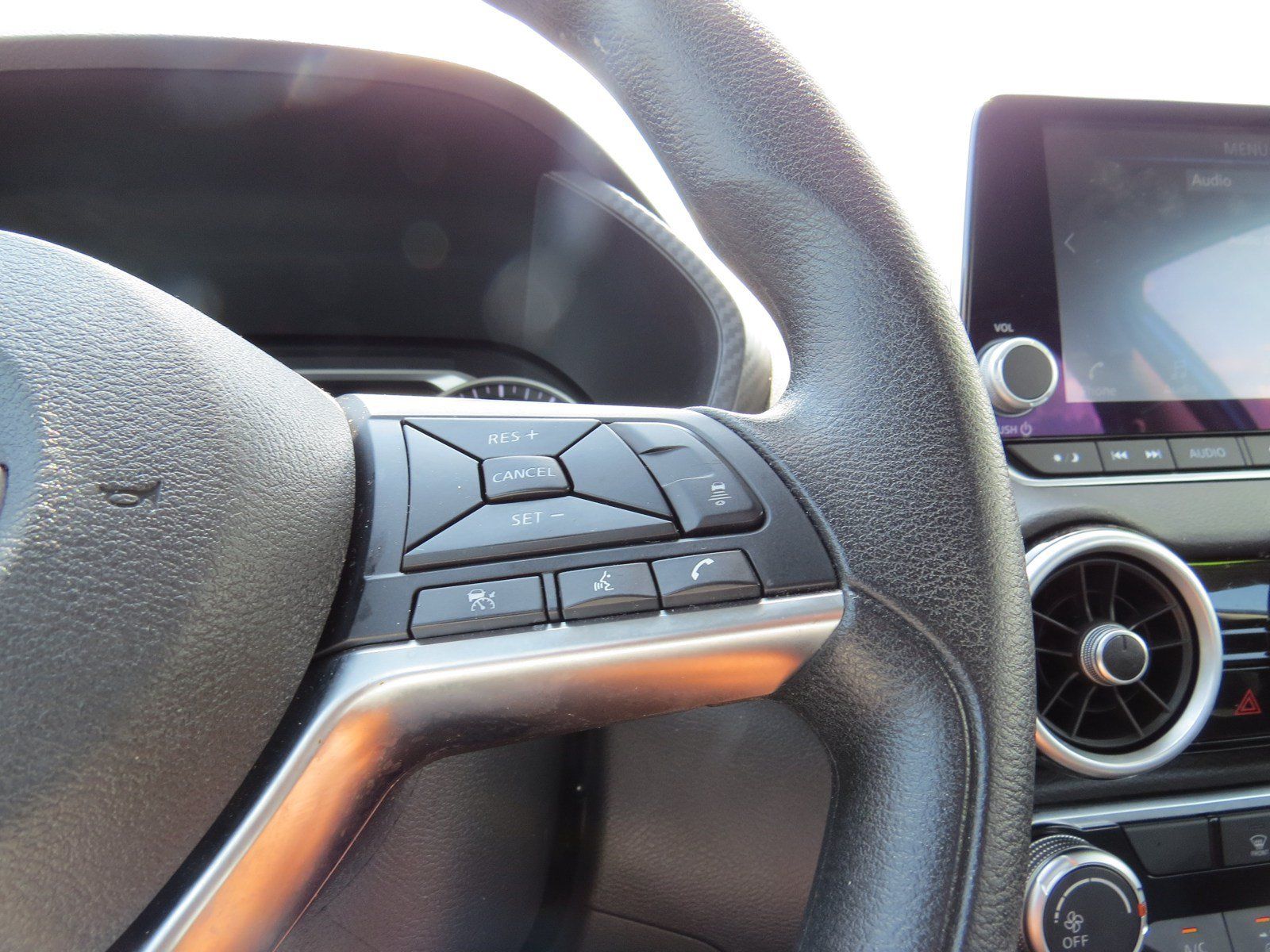 Used 2024 Nissan Sentra SV FWD image 15