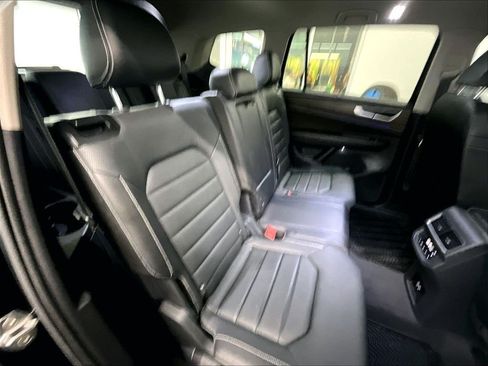 Used 2024 Volkswagen Atlas SEL AWD/4WD image 16