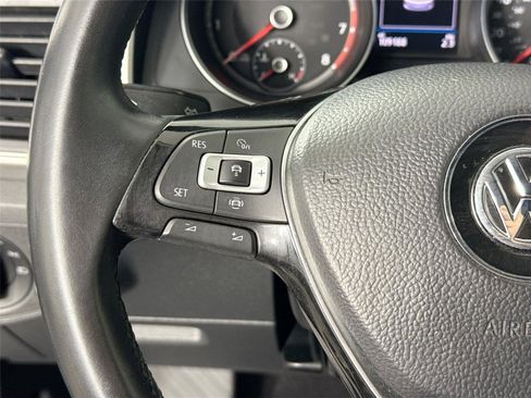 Used 2019 Volkswagen Atlas SE w/ Towing Package image 17