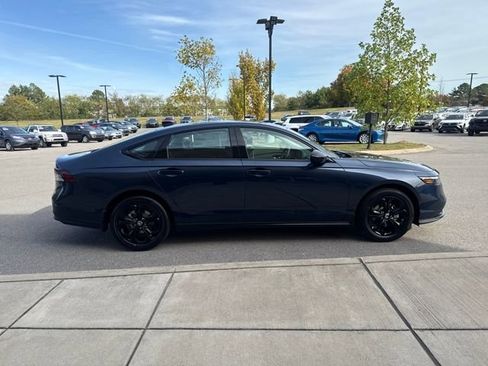 New 2025 Honda Accord SE image 5