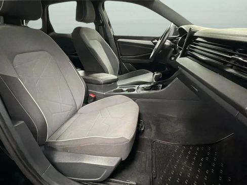 Used 2025 Volkswagen Jetta Sport FWD image 21