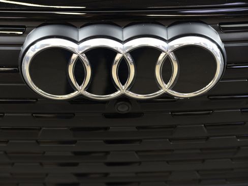 Certified 2024 Audi Q4 e-tron Prestige w/ Black Optic Package image 18