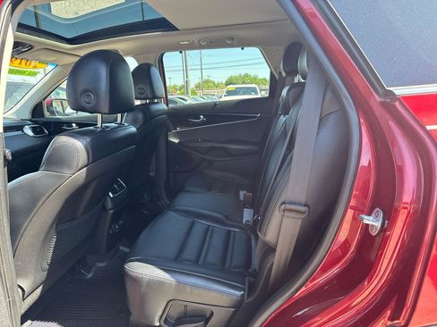Used 2019 Kia Sorento EX w/ EX Touring Package AWD/4WD image 16