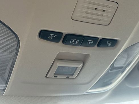 Used 2020 Toyota Corolla LE image 29