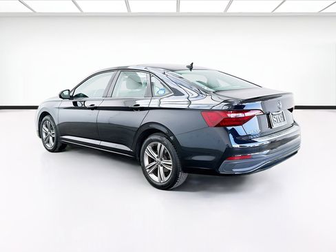 Used 2023 Volkswagen Jetta SE FWD image 6