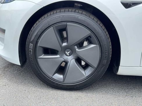 Used 2023 Tesla Model 3 Standard Range RWD image 7