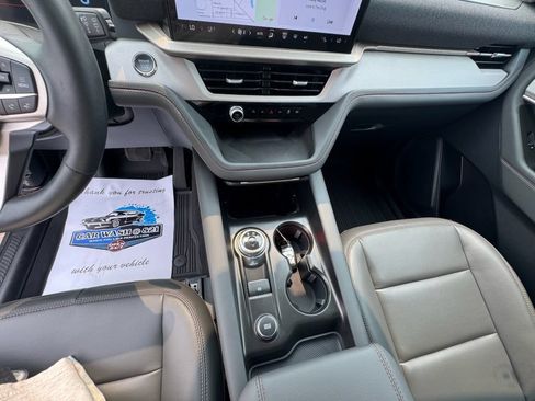 Used 2025 Ford Explorer Active w/ Active Comfort Package AWD/4WD image 21