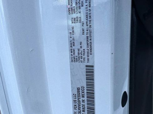 Used 2023 RAM ProMaster 2500 image 30