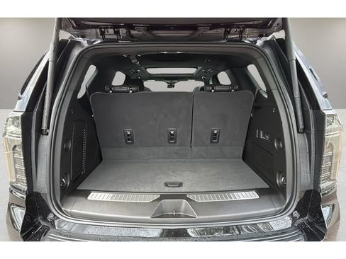Used 2025 Chevrolet Tahoe High Country AWD/4WD image 32