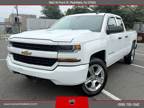 Used 2018 Chevrolet Silverado 1500 Custom w/ Custom Value Package AWD/4WD image 6