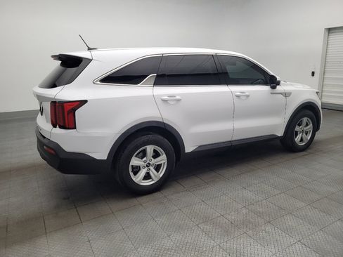 Used 2022 Kia Sorento LX image 10