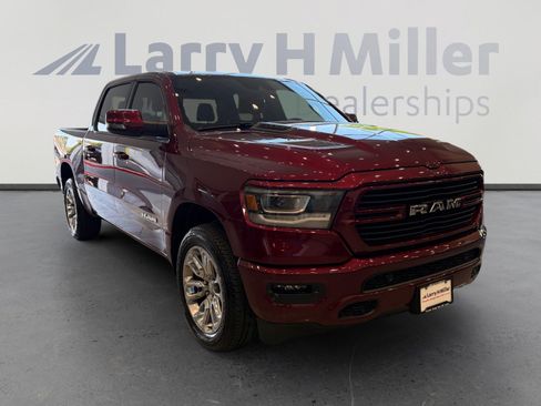 Used 2024 RAM 1500 Laramie AWD/4WD image 7