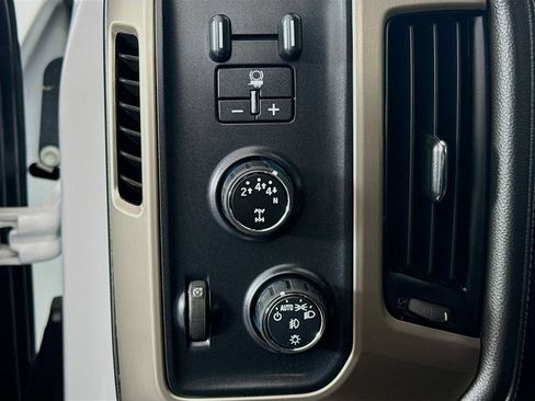 Used 2019 GMC Sierra 2500 Denali w/ Duramax Plus Package AWD/4WD image 10