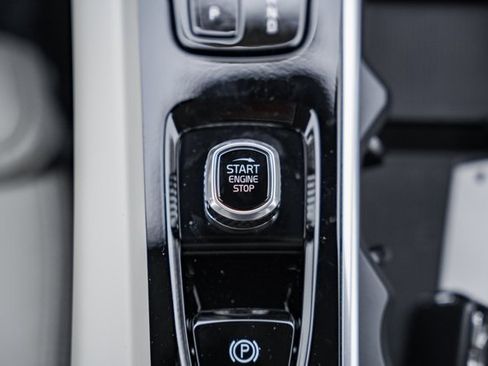 New 2026 Volvo XC60 B5 Ultra w/ Protection Package Premier image 26