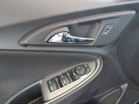 Used 2023 Chevrolet Malibu LT FWD image 19