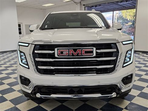 New 2025 GMC Yukon XL Elevation image 2