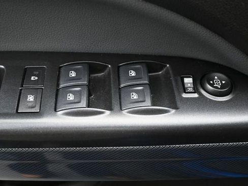 Used 2019 Chevrolet Colorado Z71 AWD/4WD image 14