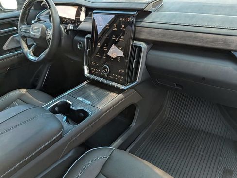 New 2026 GMC Acadia Denali Ultimate w/ LPO, Floor Liner Package AWD/4WD image 45