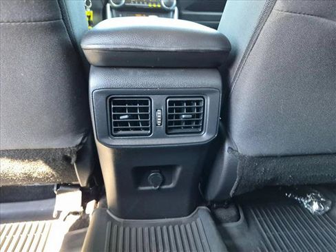 Used 2022 Toyota RAV4 LE FWD image 15