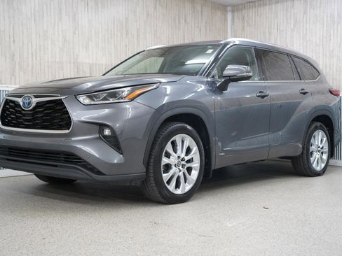 Used 2023 Toyota Highlander Limited image 4