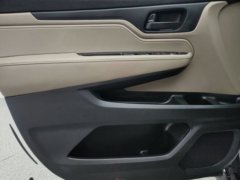Used 2019 Honda Odyssey EX image 21