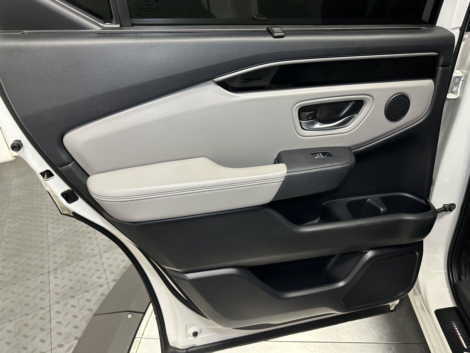 Certified 2025 Honda Pilot EX-L image 30