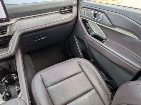 Certified 2026 Ford Explorer Platinum RWD image 18