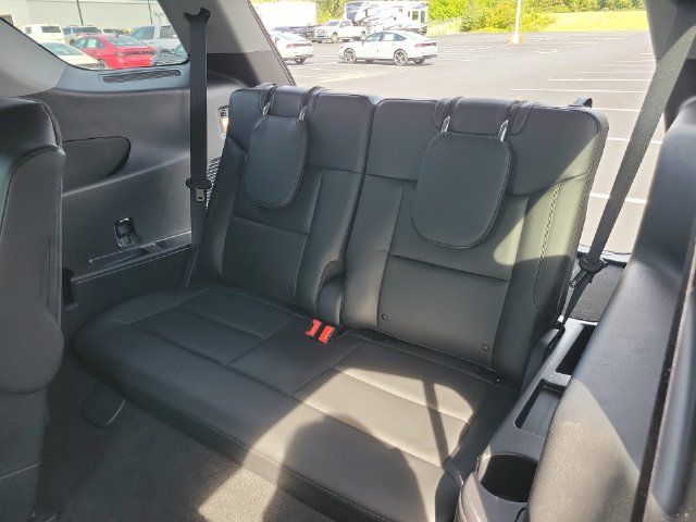 Used 2021 Ford Explorer XLT w/ Equipment Group 202A AWD/4WD image 40